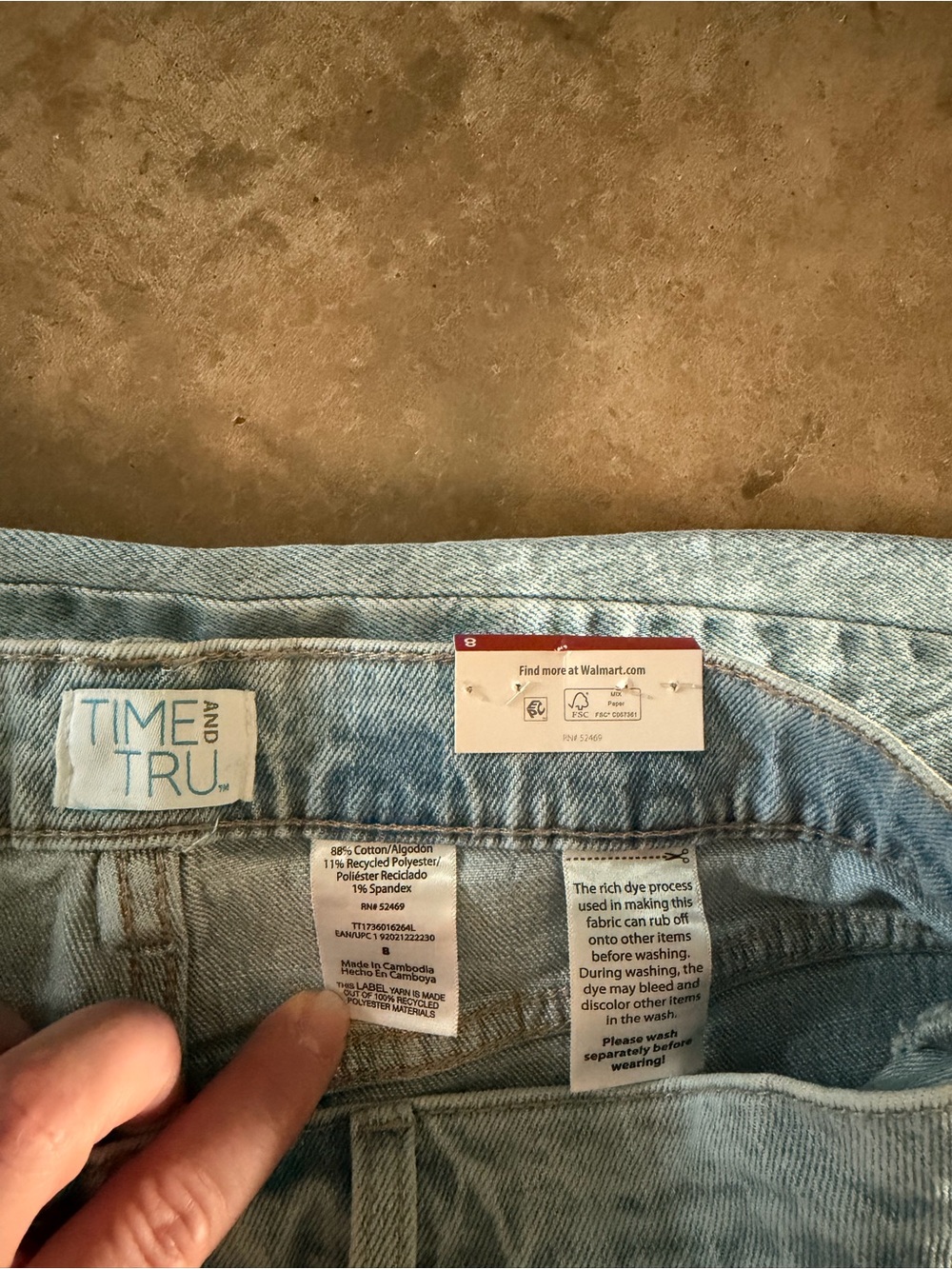 NWT Time & Tru Barrel Leg Jeans High Rise Light Wash Size 8 - Picture 7 of 7